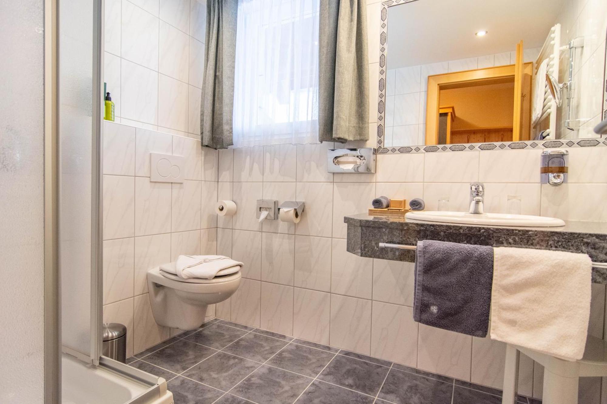 Hotel Garni Alpenhof 이스크글 외부 사진